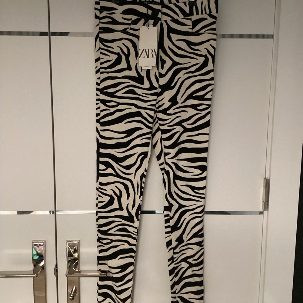Zara Kids Black & White Zebra-Stripe Leggings